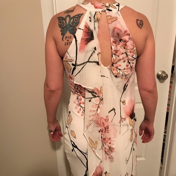 Le Chateau Dress - Picture 2 of 2